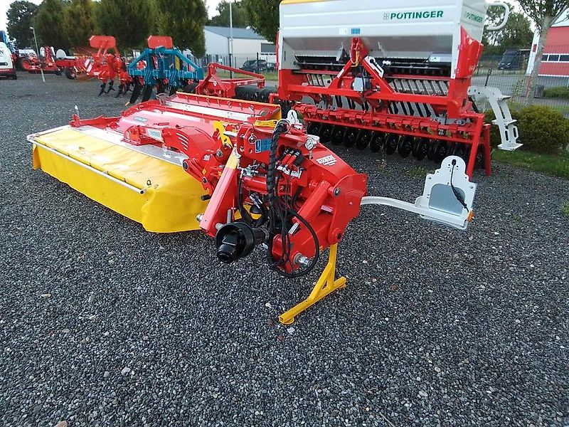 Pöttinger Novacat 302 ED Heckmähwerk Scheibenmähwerk Aufbereiter