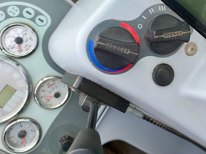 Claas Scorpion 7040 Varipower