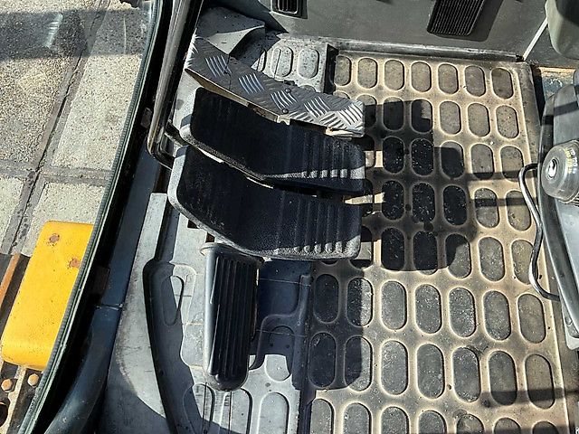 Komatsu Active PC240LC