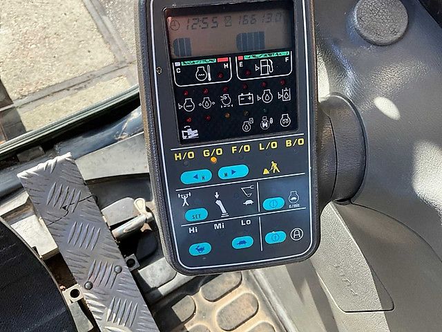 Komatsu Active PC240LC