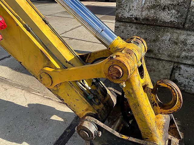 Komatsu Active PC240LC