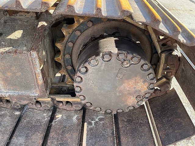 Komatsu Active PC240LC