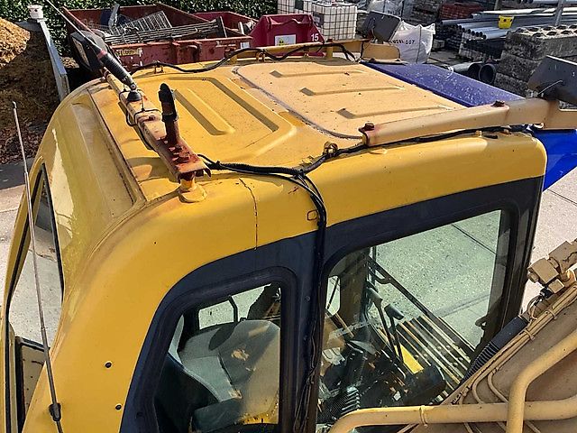 Komatsu Active PC240LC