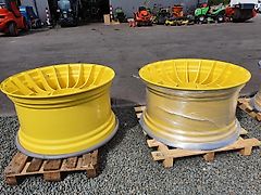 John Deere 23x42 x2
