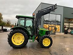 John Deere 5820 Tractor (ST24843)