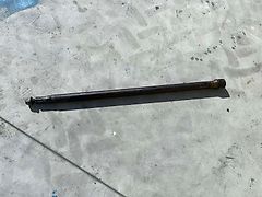 John Deere FRONT AXLE SHAFT 1117 mm (used) - John Deere 6M, 6R, 6010, 6020, 6030