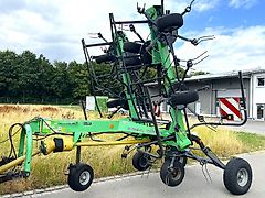 Deutz-Fahr CondiMaster 9041 - ein 8-er Kreiselheuer mit hydraulisch-klappbarem Transportfahrgestell