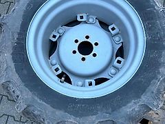 BKT 280/70R18