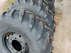 Unimog U1600 Kompletträder 425/75R20 Felge Michelin NEU