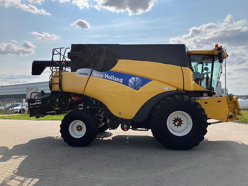 New Holland CR9090