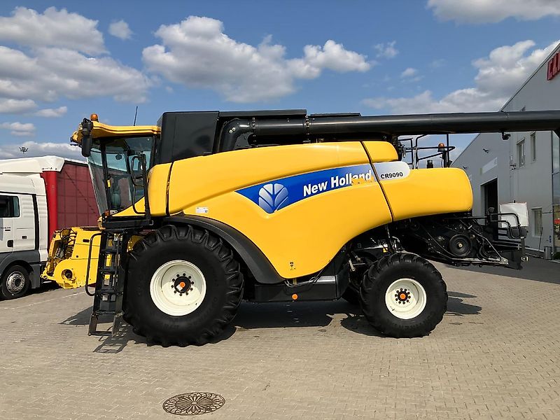 New Holland CR9090