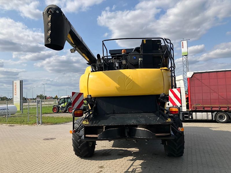 New Holland CR9090
