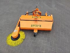 Iseki FRONTVEEGMACHINE KL110