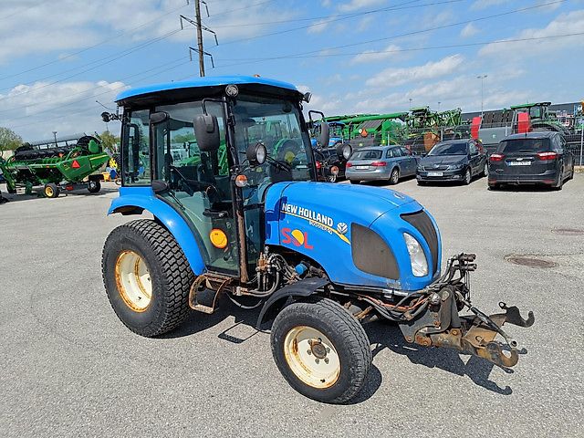New Holland Boomer 40