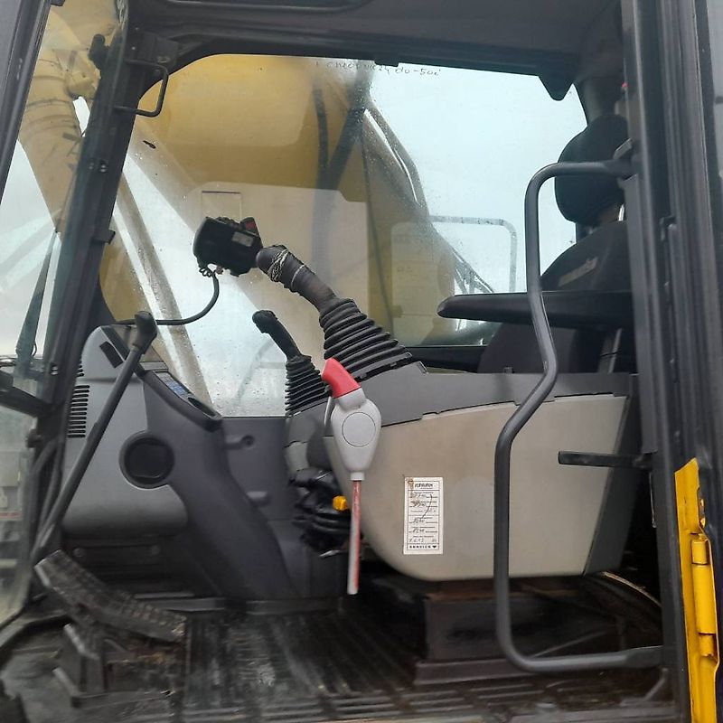 Komatsu PC 240 NLC-8K