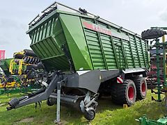 Fendt Tigo 75 XR mit 800/45 R26,5 Bereifung, Laderaumabdeckung und 3 Dosierwalzen