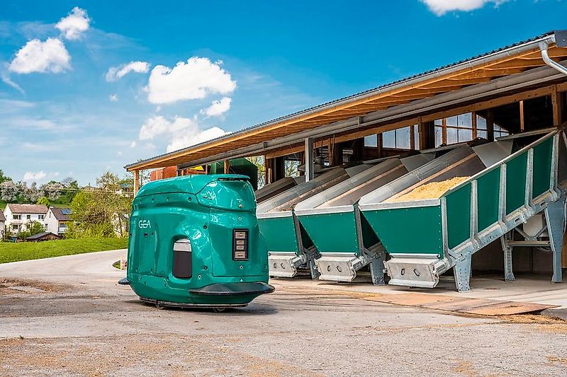 GEA DairyFeed F4500 selbstfahrender Fütterungsroboter
