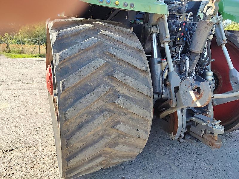 Fendt 943 Vario MT Raupe no Challenger