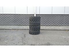New Holland INDUSTRIEBANDEN 23X8.50-12 NHS