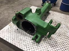 John Deere AXLE HOUSING (used) - John Deere 7030 Premium