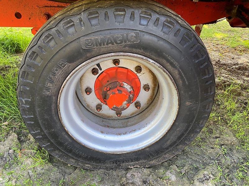 Kuhn Profile Plus 1670 mit Strohgebläse