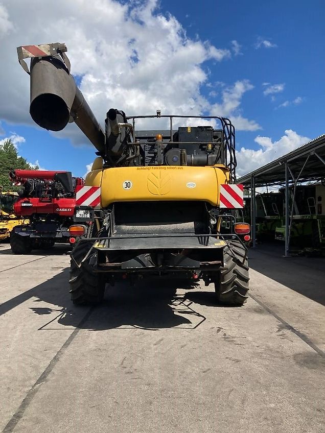 New Holland CR 9090