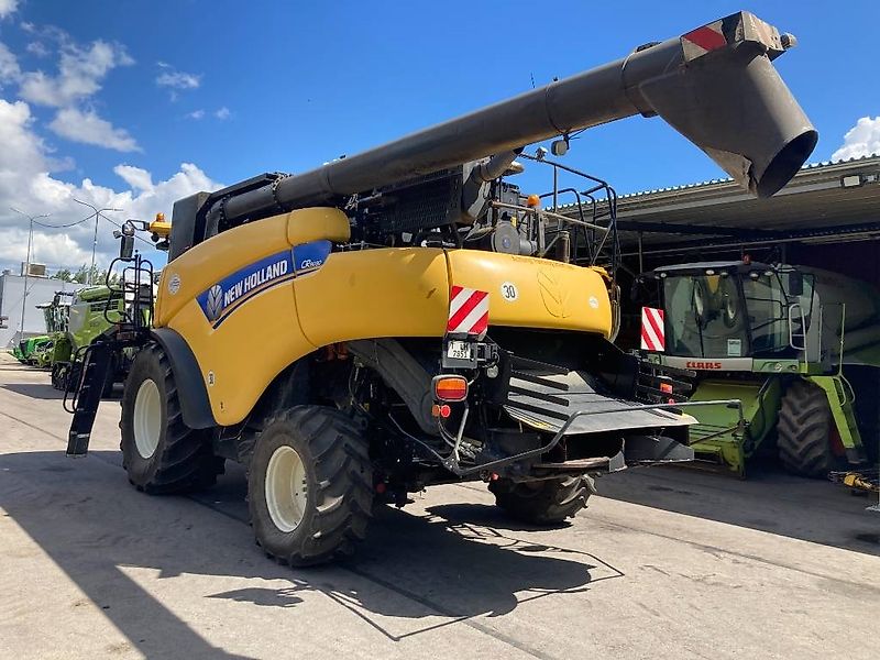 New Holland CR 9090