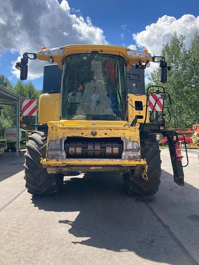 New Holland CR 9090