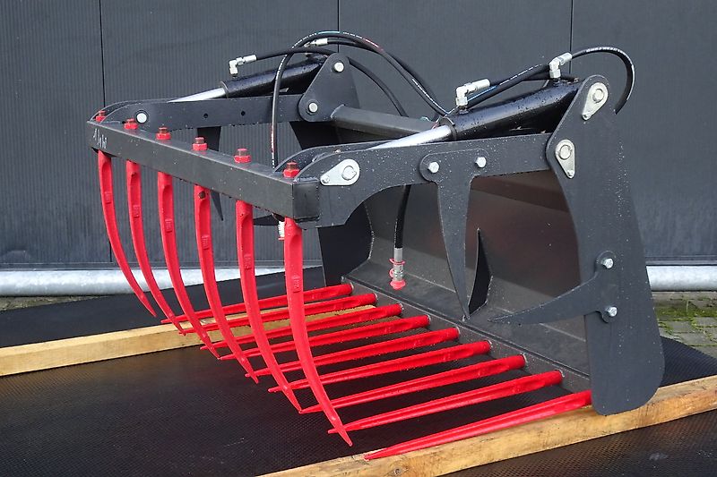 Hofstede Mestvork uitmestvork mest vork grijper met model Weidemann of Giant aankoppeling