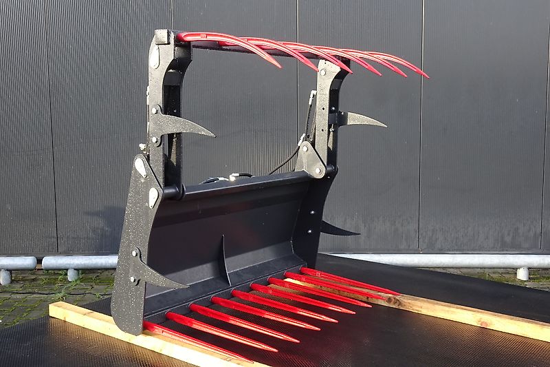 Hofstede Mestvork uitmestvork mest vork grijper met model Weidemann of Giant aankoppeling