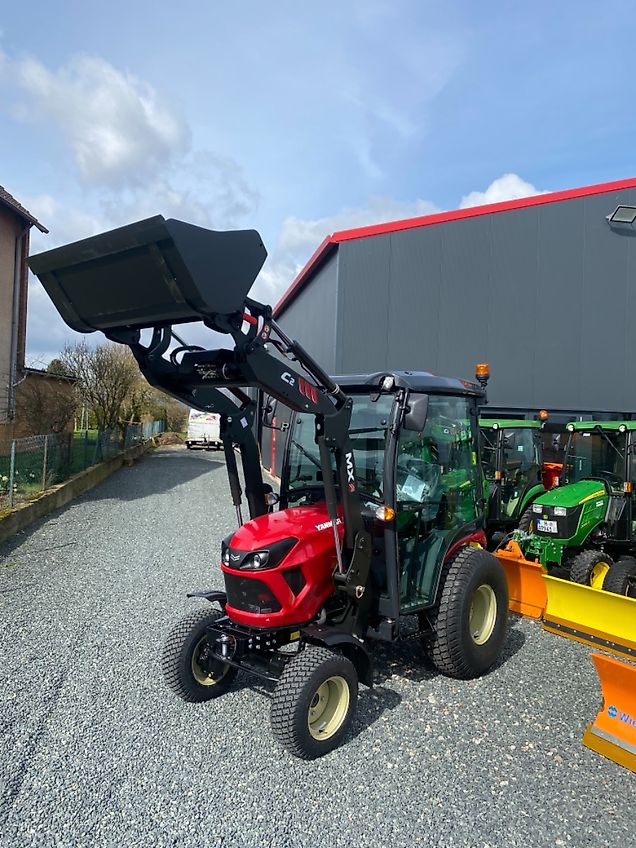 Yanmar SA 424 Q mit MX Frontlader C2