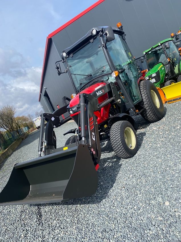 Yanmar SA 424 Q mit MX Frontlader C2