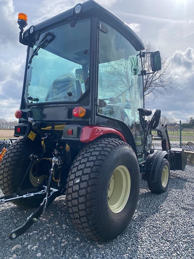 Yanmar SA 424 Q mit MX Frontlader C2