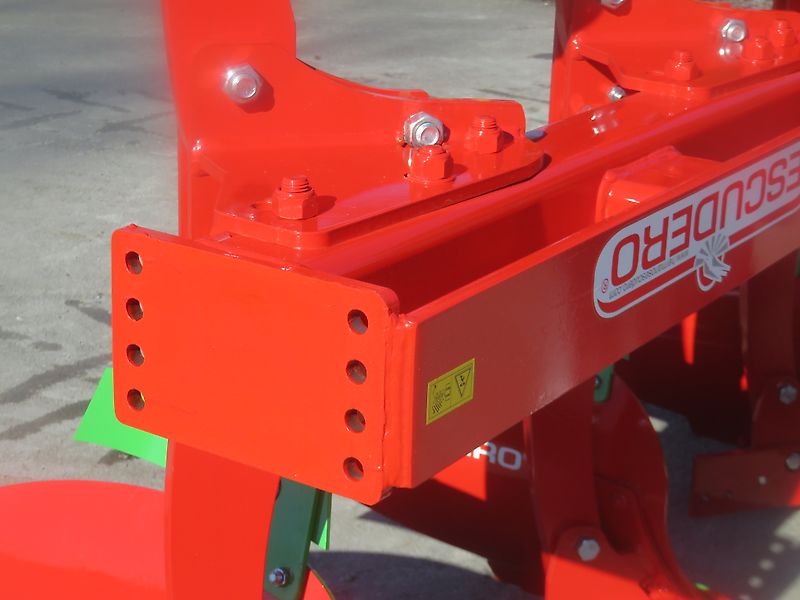 ESCUDERO agroXX -- CHRF--6 Schar - Ecologic Onland Dreh-Schälpflug--