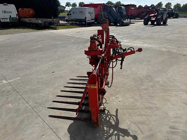 Kuhn B1201