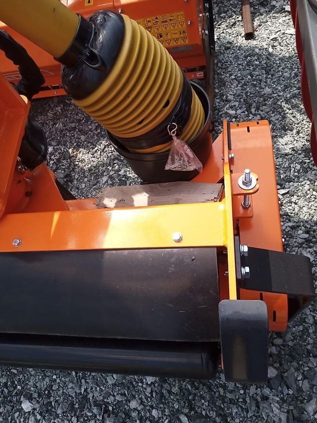 TALEX BÖSCHUNGSMULCHER LEOPARD RB 1,80 hintenseitlich Auslegelmulcher