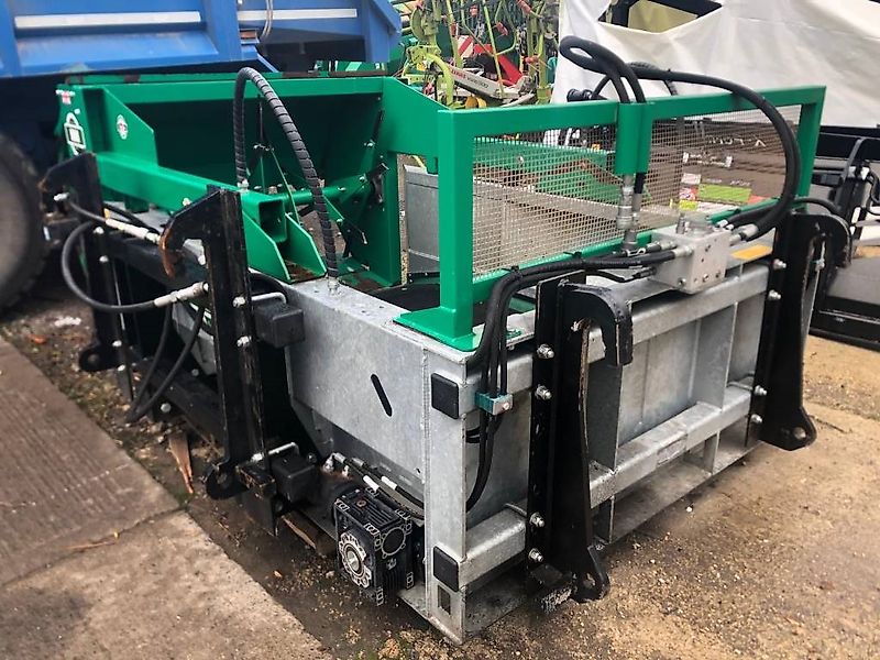 Spread-a-Bale MINI BALE SPREADER