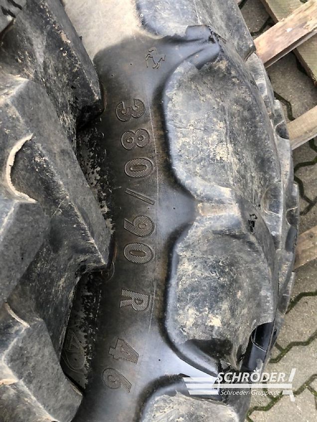 Fendt 380/85 R30 + 380/90 R46 KOMPLETTRÄDER