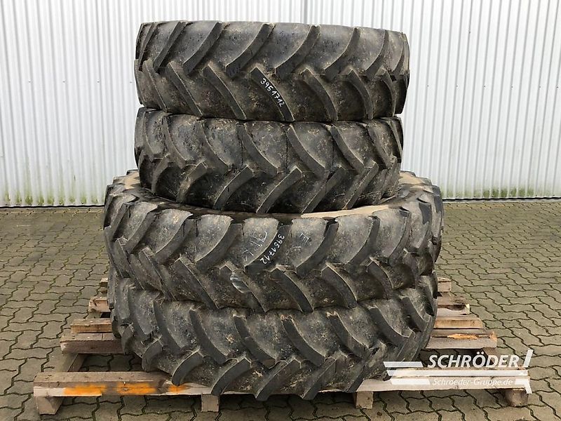 Fendt 380/85 R30 + 380/90 R46 KOMPLETTRÄDER