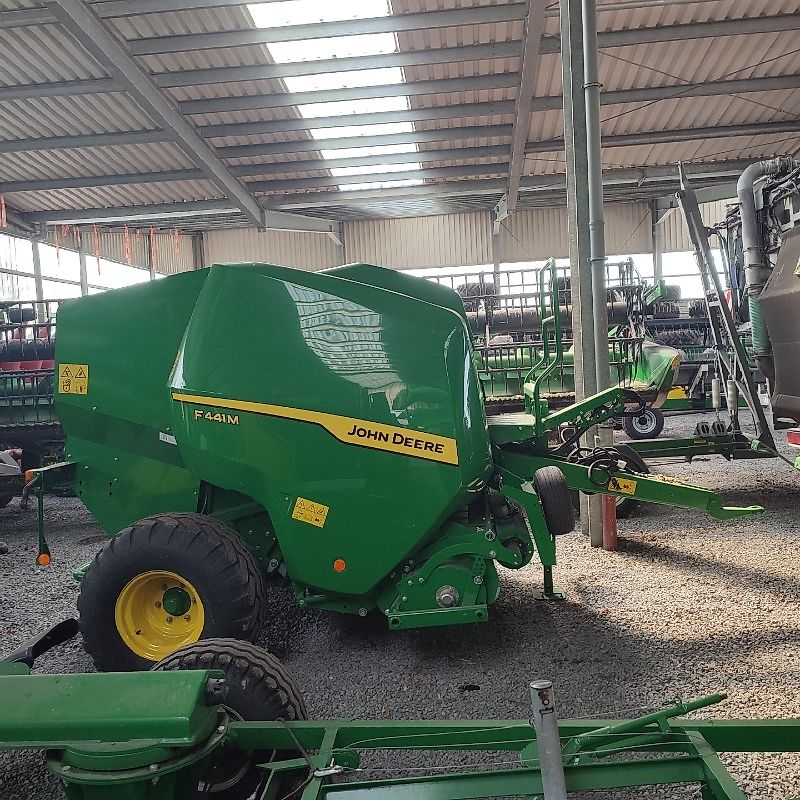 John Deere F441M
