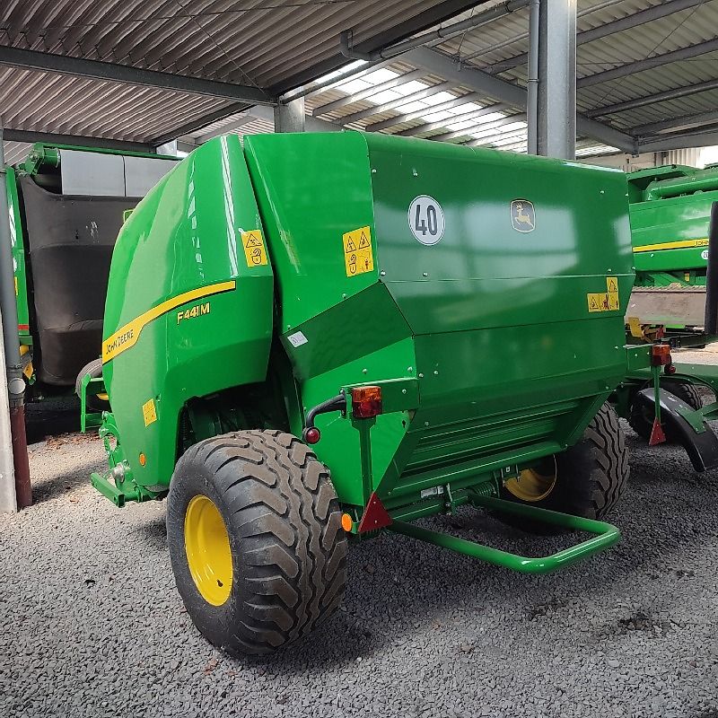 John Deere F441M