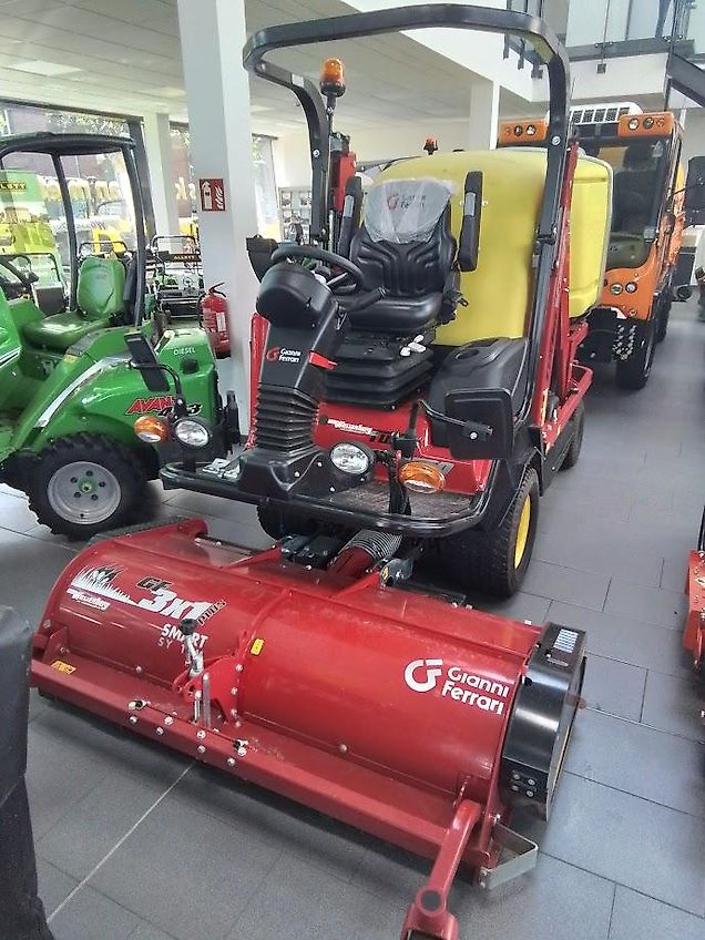 Ferrari Turbo V50 Aufsitz Großflächen Mäher
