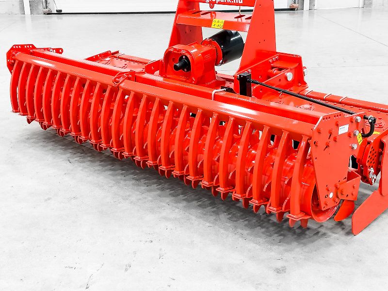 Gaspardo Drago DC 3000 power harrow with 3 m working width, 24 cm working depth, 24 tines, 12 rotors, 45 cm packer roller