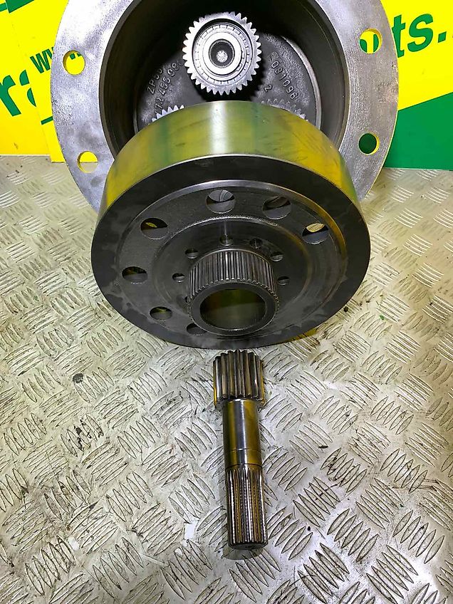 John Deere Front axle reduction gear (used) for John Deere 6000, 6010