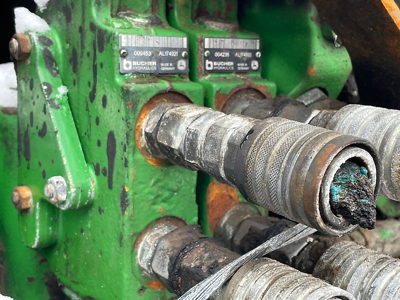 John Deere 6830 - sekcja hydrauliczna zawór AL174921 AL202027 AL172554 (Części zamienne)