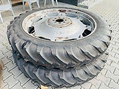 Wielen & Banden 12.4x46 op velg CNH set!
