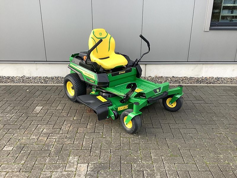John Deere Z320M