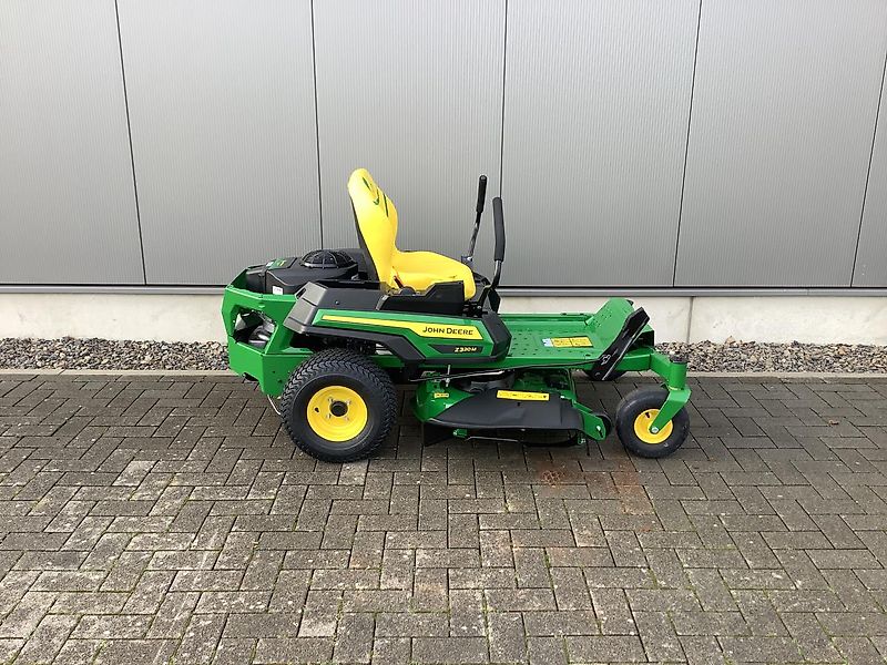 John Deere Z320M