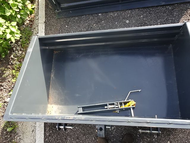 Heckkontainer- Kippmulde in verschiedenen Breiten möglich - 1 Meter  - 1,2 Meter - 1,4 M - 1,6 M - 1,8 M - 2 Meter Dreipunktanbau 1M - 1,2 M - 1,4 M - 1,6 M - 1,8 M - 2 Meter- Heckkontainer - Dreipunktanbau - Auskippbar