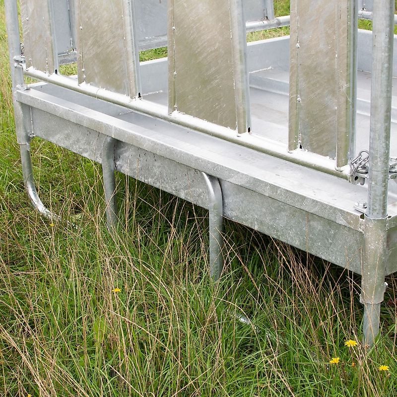 Palisadenraufe mit dem Dach Viereckraufe 12 Plätze Futterraufe Heuraufe Pferde